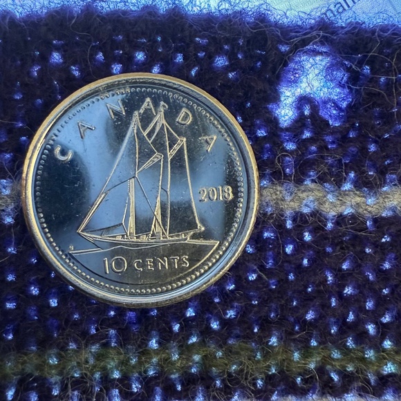 Banana Republic Extra Fine Merino Wool Scarf – Navy with Stripes - Picture 13 of 13